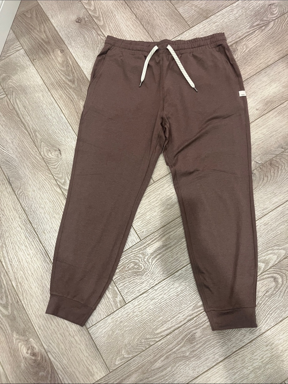 Vuori  Brown Jogger Sweatpants with Drawstring